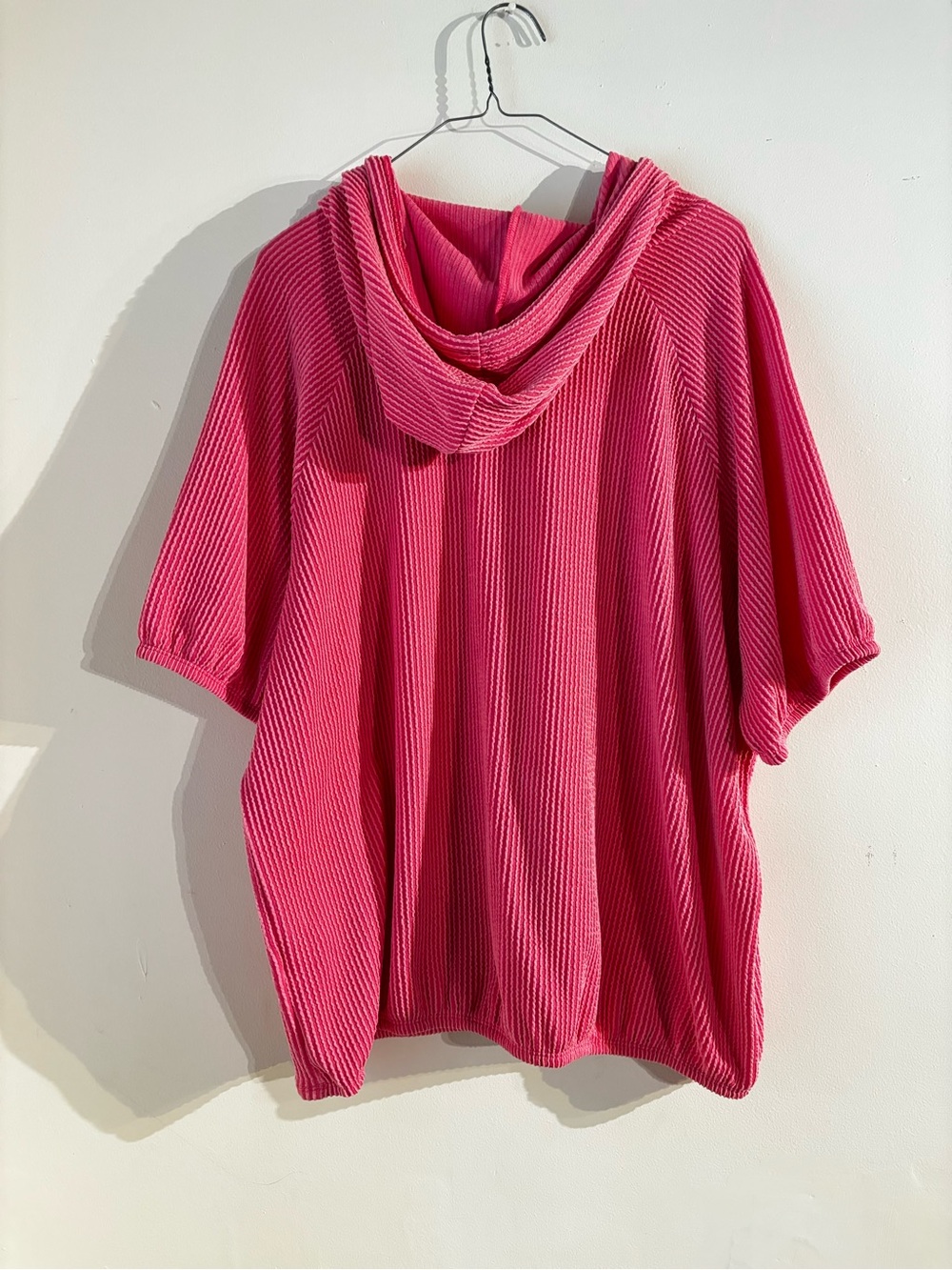 Heimish Bright Pink Hooded Short-Sleeve Ribbed Pullover Top 2X - Picture 6 of 7